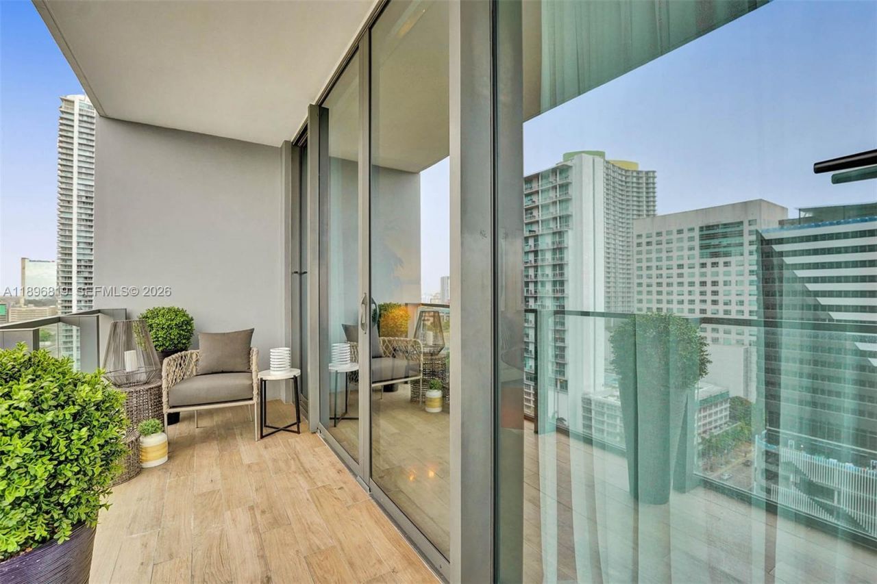 88 SW 7th St, Unit 1408, Miami, FL 33130 Photo