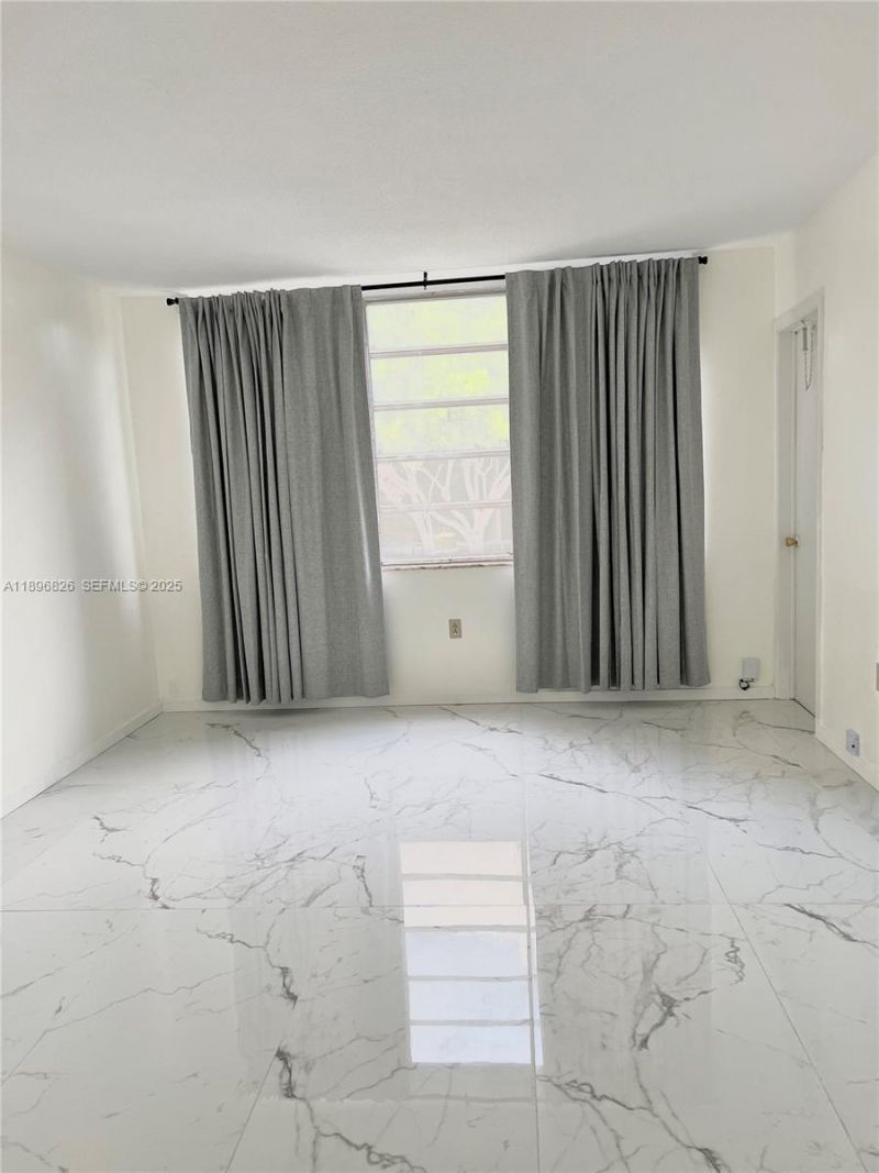 1710 NE 191st St, Unit 307-3, Miami, FL 33179 Photo