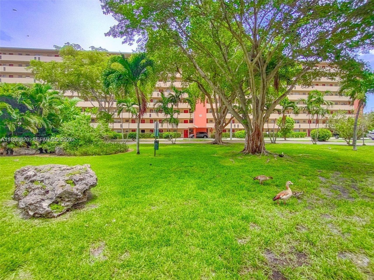 1710 NE 191st St, Unit 307-3, Miami, FL 33179 Photo