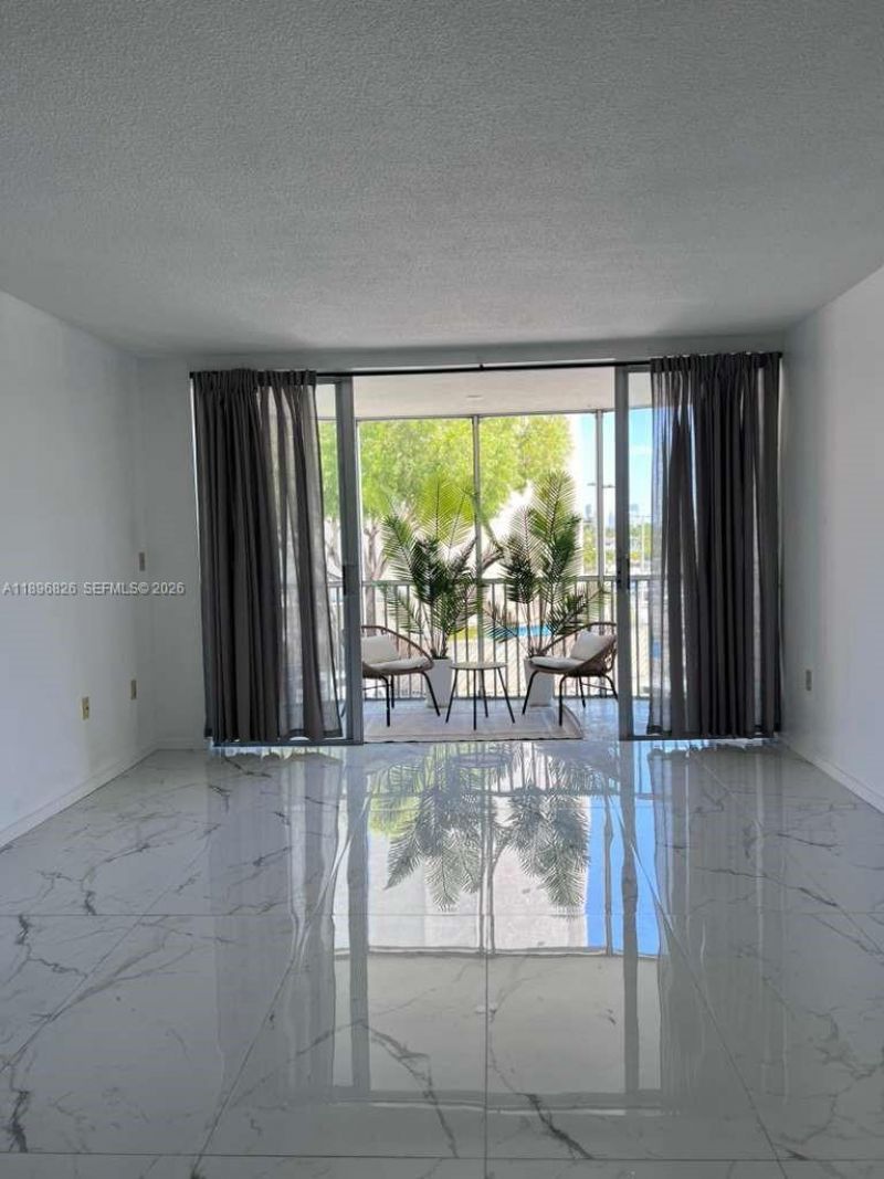 1710 NE 191st St, Unit 307-3, Miami, FL 33179 Photo