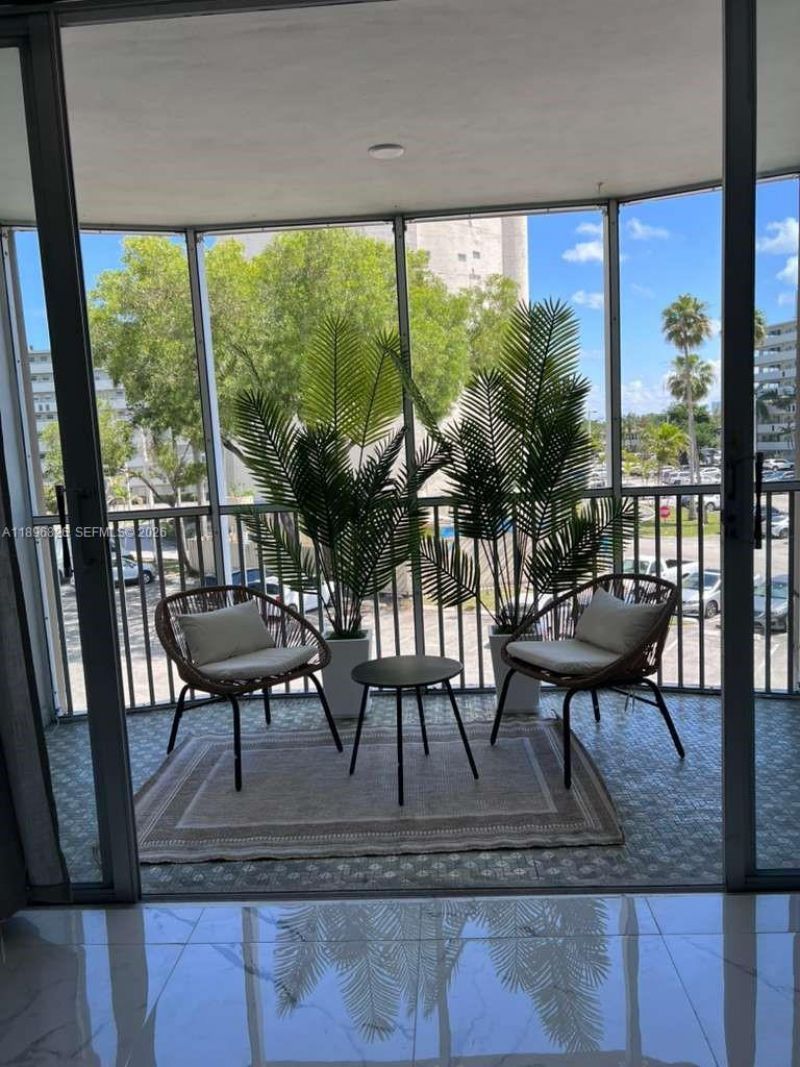 1710 NE 191st St, Unit 307-3, Miami, FL 33179 Photo