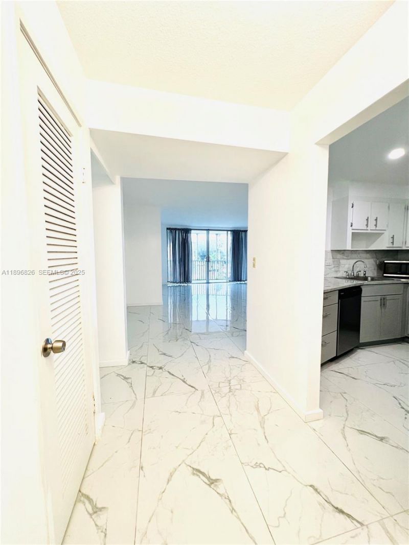 1710 NE 191st St, Unit 307-3, Miami, FL 33179 Photo