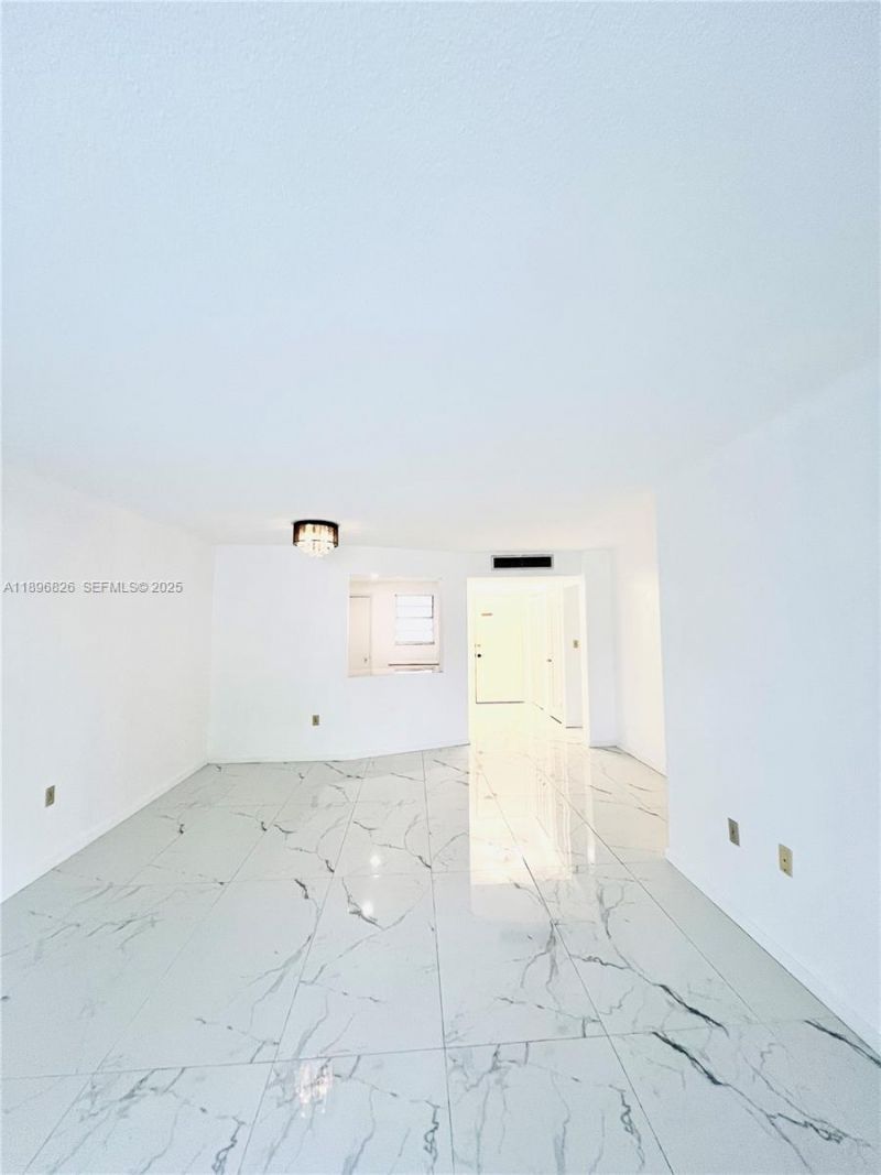 1710 NE 191st St, Unit 307-3, Miami, FL 33179 Photo