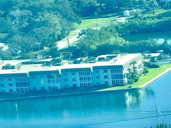 200 Greytwig Road, Unit 213, Vero Beach, FL 32963