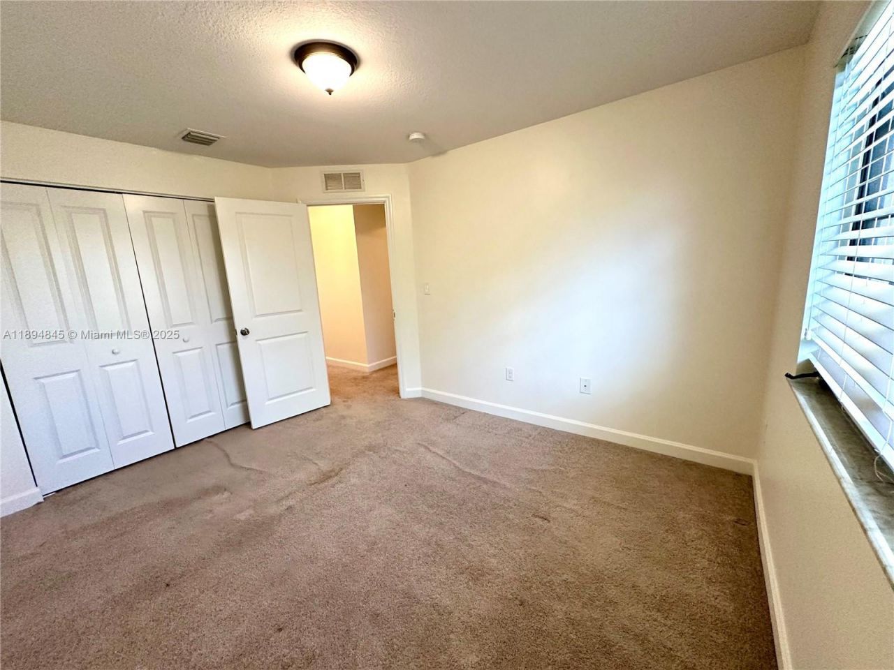 404 NE 194th Ter, Miami, FL 33179 Photo