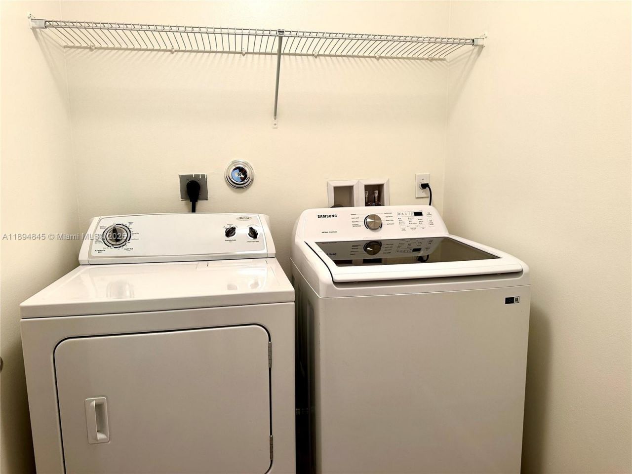 404 NE 194th Ter, Miami, FL 33179 Photo