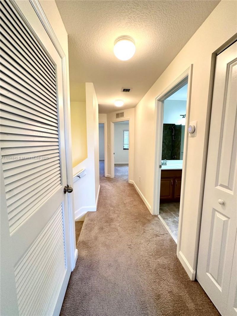 404 NE 194th Ter, Miami, FL 33179 Photo