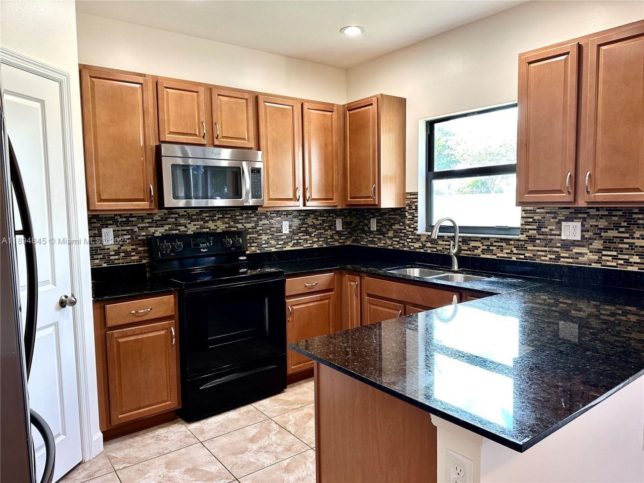 404 NE 194th Ter, Miami, FL 33179 Photo