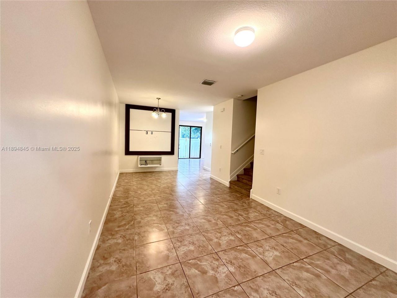 404 NE 194th Ter, Miami, FL 33179 Photo