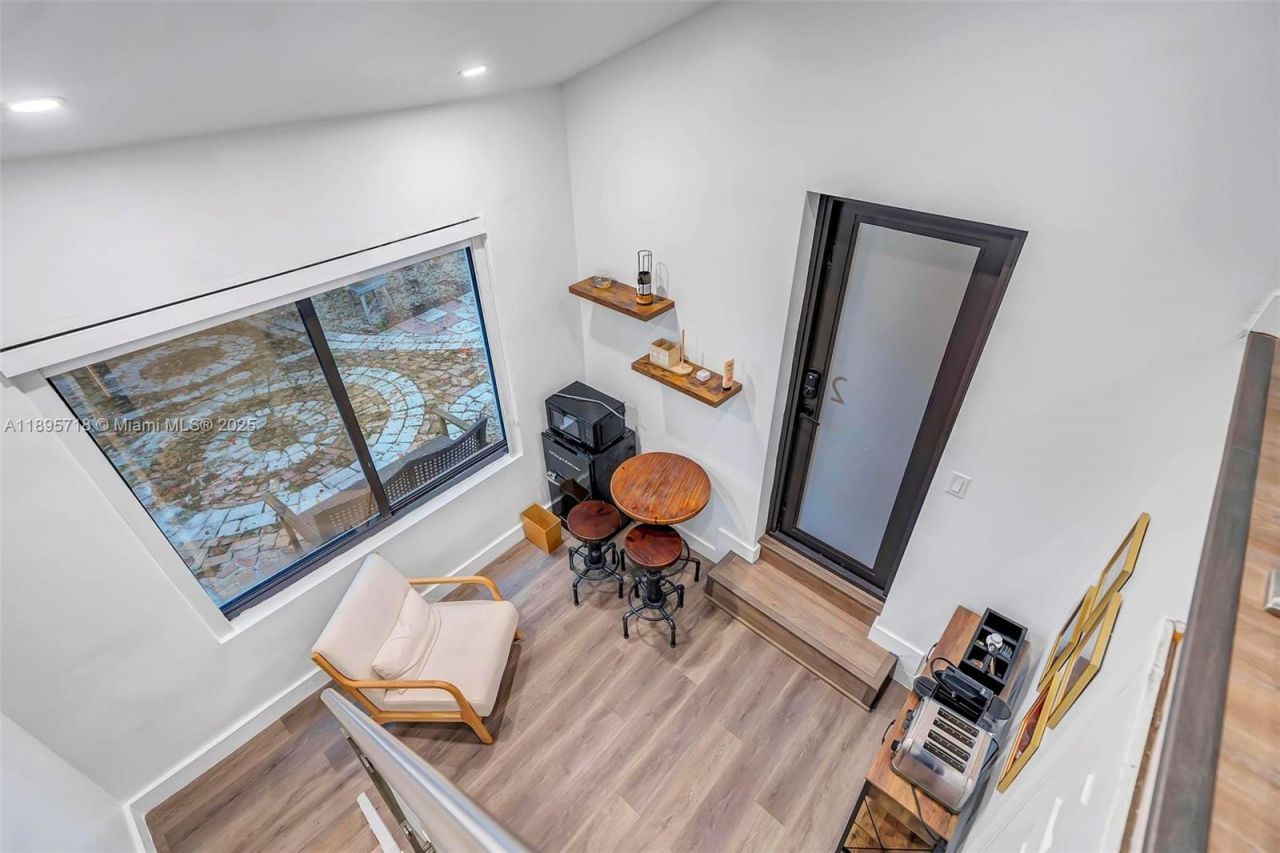 870 NE 82nd St, Unit 2, Miami, FL 33138 Photo