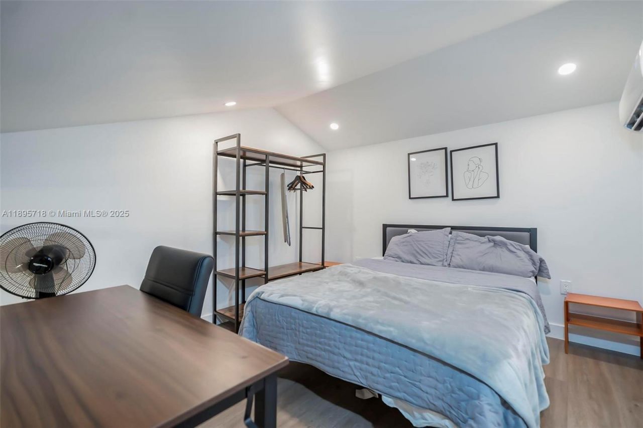 870 NE 82nd St, Unit 2, Miami, FL 33138 Photo