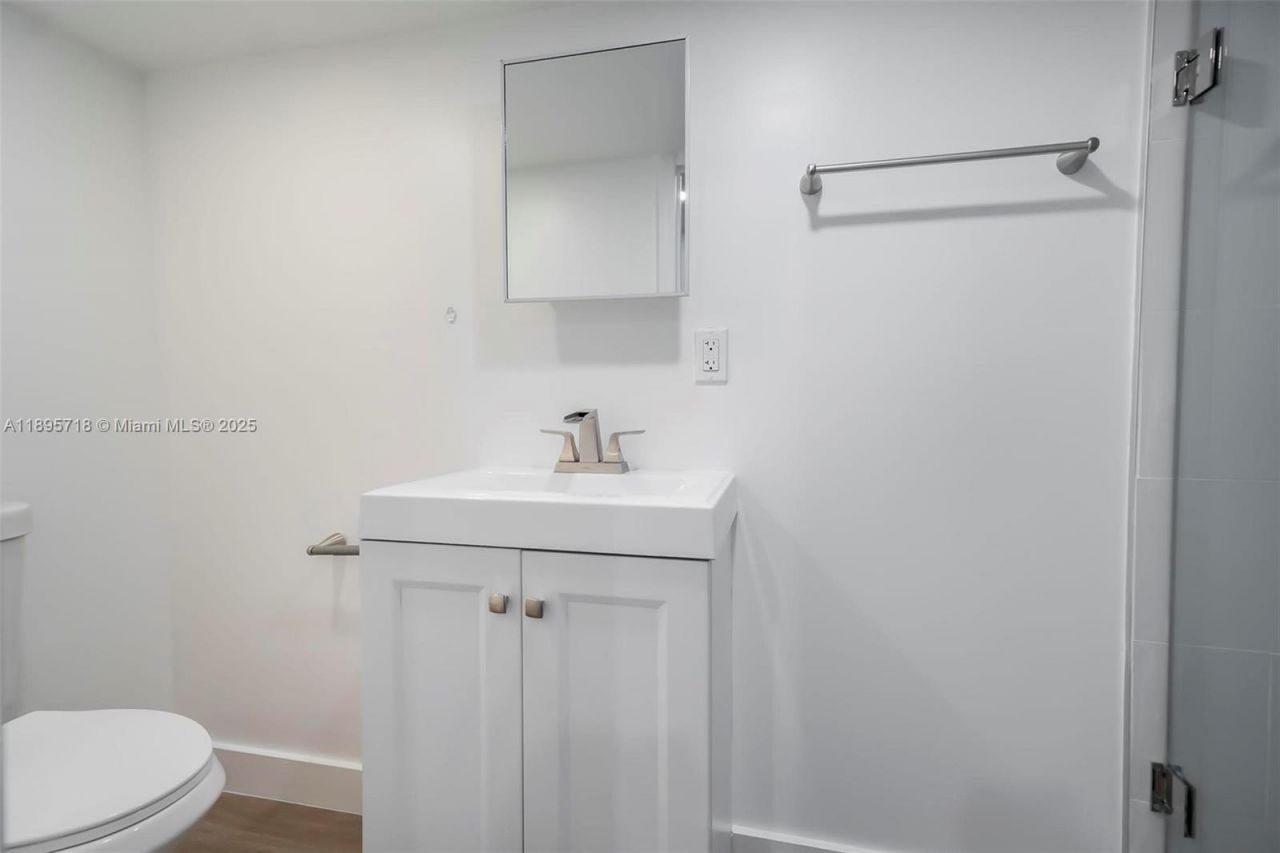 870 NE 82nd St, Unit 2, Miami, FL 33138 Photo