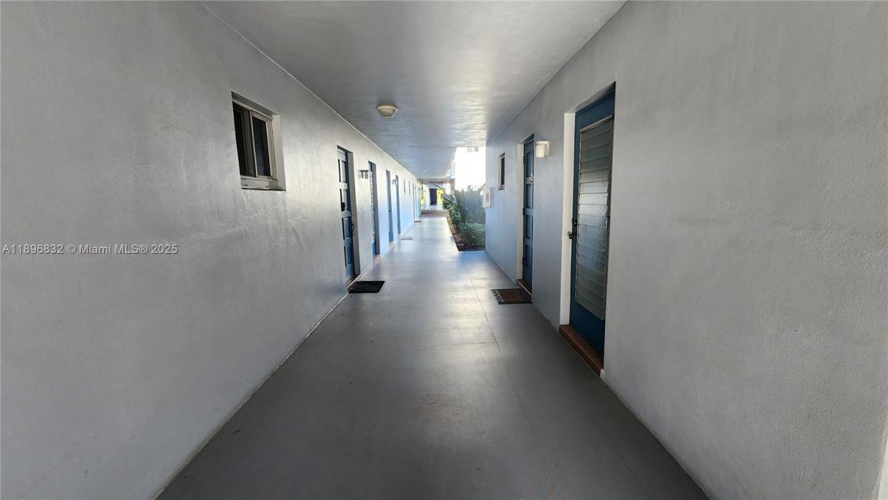 981 Hillcrest Ct, Unit 114, Hollywood, FL 33021 Photo