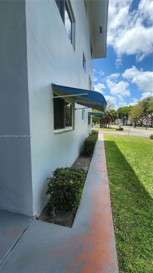 981 Hillcrest Ct, Unit 114, Hollywood, FL 33021 Photo