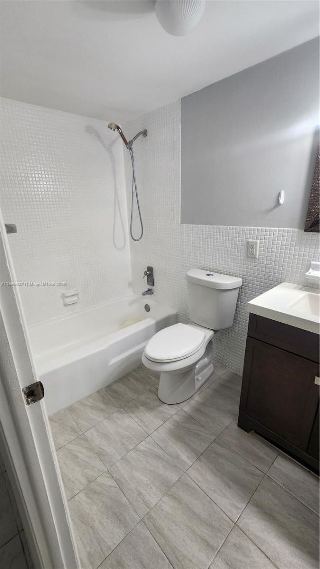 981 Hillcrest Ct, Unit 114, Hollywood, FL 33021 Photo