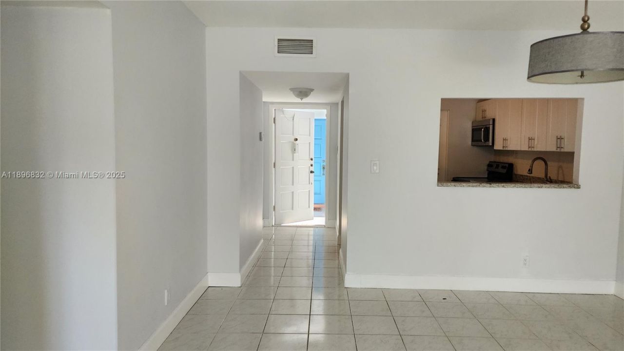 981 Hillcrest Ct, Unit 114, Hollywood, FL 33021 Photo