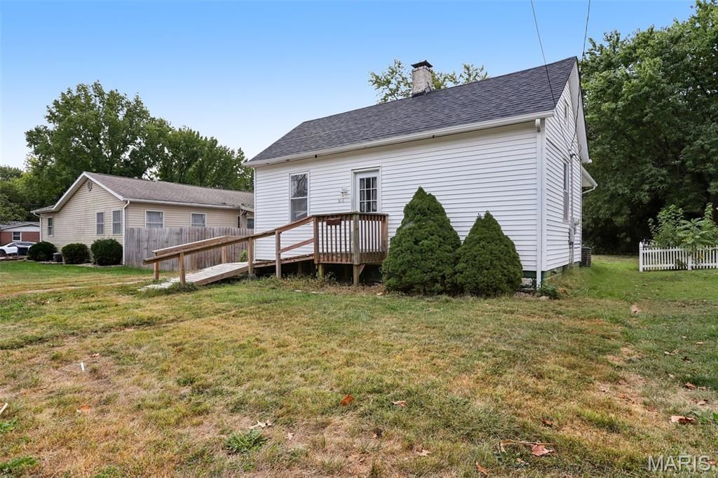 308 E Benton Street, Mount Olive, IL 62069 Main Photo