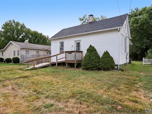 308 E Benton Street, Mount Olive, IL 62069