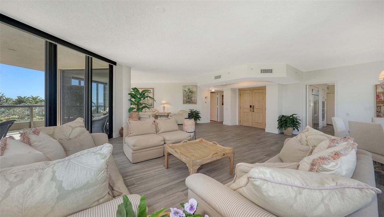 1241 Gulf Of Mexico Drive, Unit 207 S, Longboat Key, FL 34228 Photo