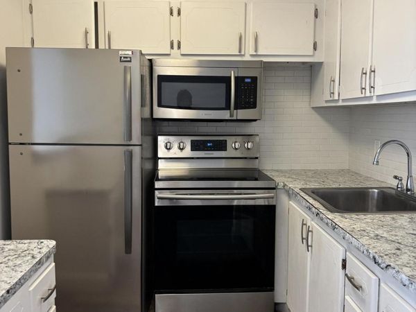 218 Windsor J, West Palm Beach, FL 33417