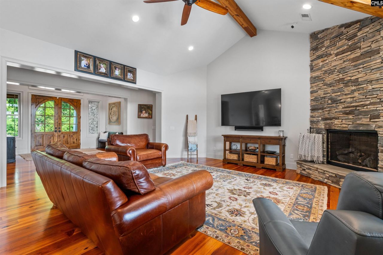 1608 Ridgeway Road Photo 9