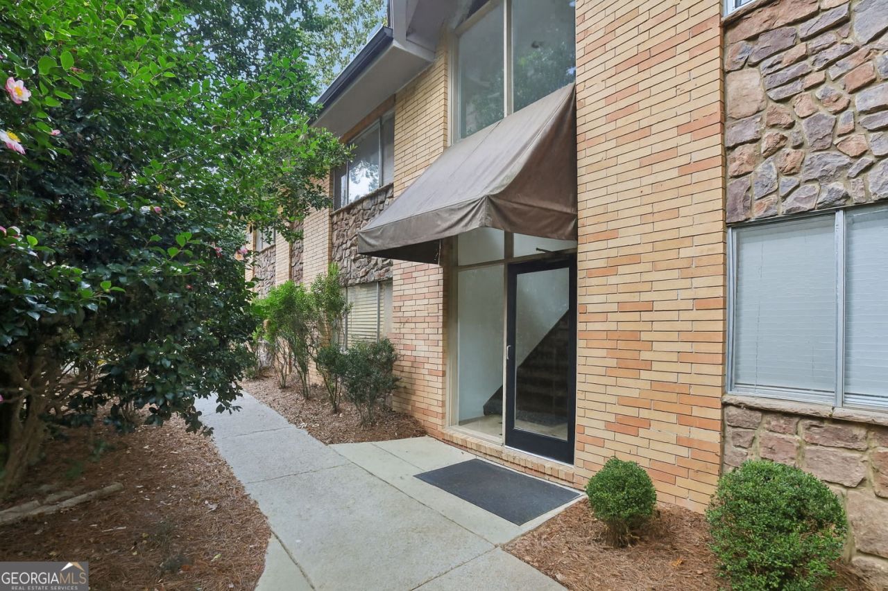 115 Biscayne Drive Nw, Unit D1, Atlanta, GA 30309 Main Photo