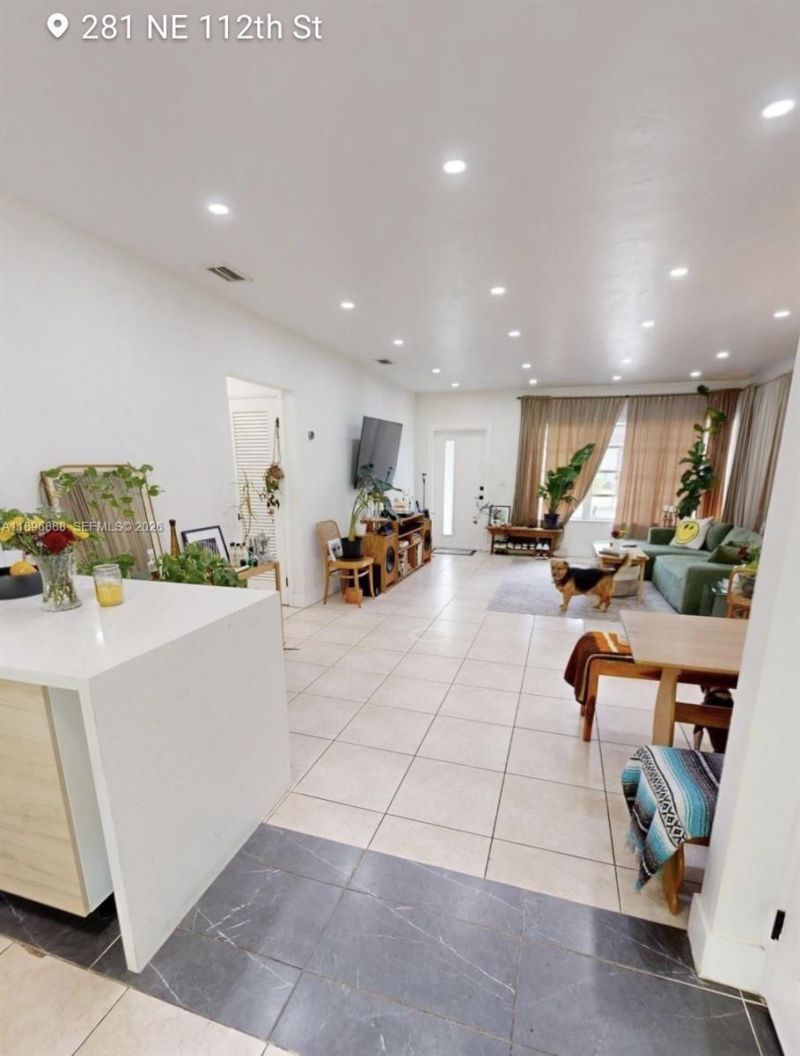 281 NE 112th St, Miami, FL 33161 Photo