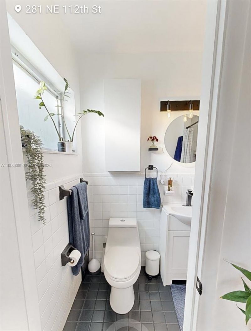 281 NE 112th St, Miami, FL 33161 Photo