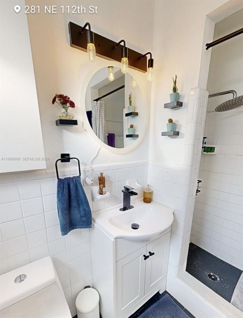 281 NE 112th St, Miami, FL 33161 Photo