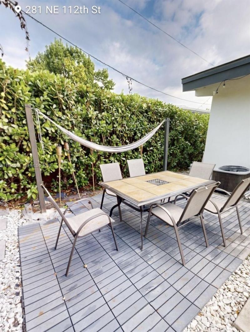 281 NE 112th St, Miami, FL 33161 Photo