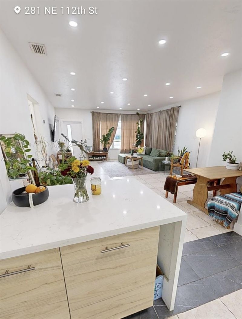 281 NE 112th St, Miami, FL 33161 Photo