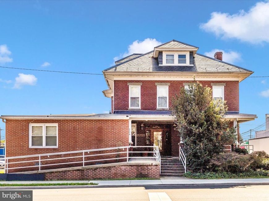 704 Oak Hill Avenue, Hagerstown, MD 21740 Main Photo