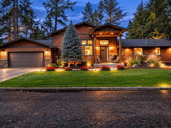 1622 W Fairway Dr, Spokane, WA 99218