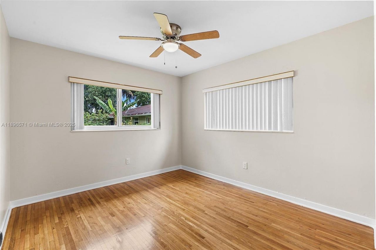 1221 NW 34th Ave, Unit 1221, Miami, FL 33125 Photo