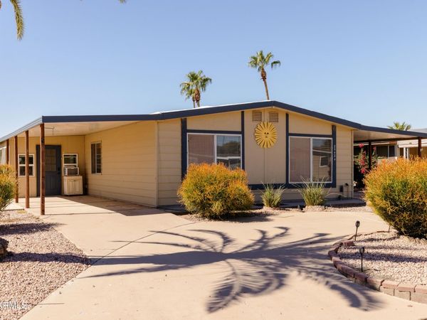 25424 S MONTANA Avenue, Sun Lakes, AZ 85248