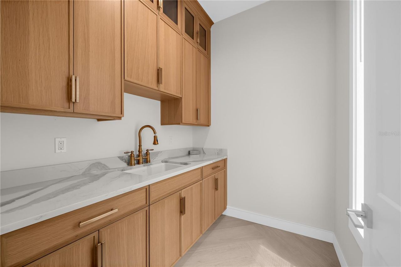 551 S Washington Drive, Sarasota, FL 34236 Photo