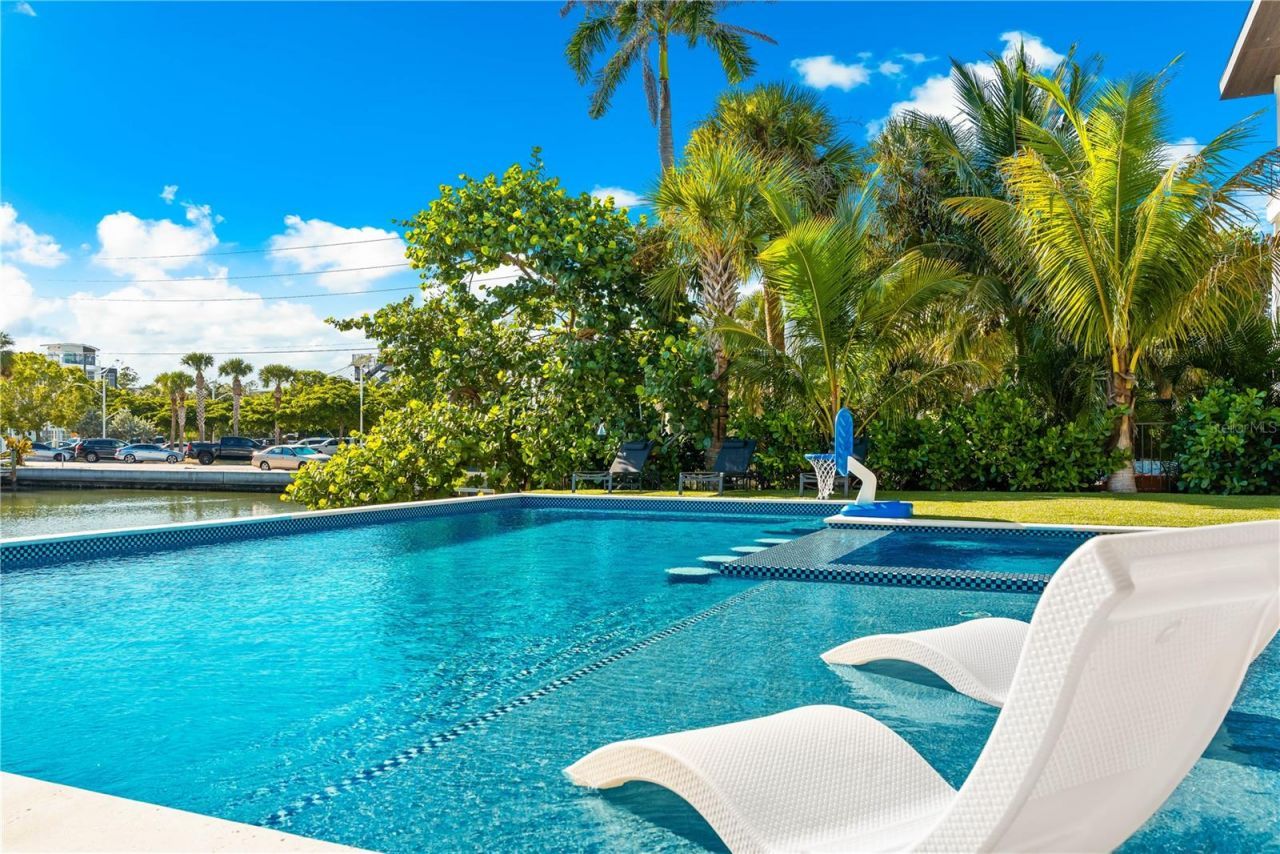 551 S Washington Drive, Sarasota, FL 34236 Photo