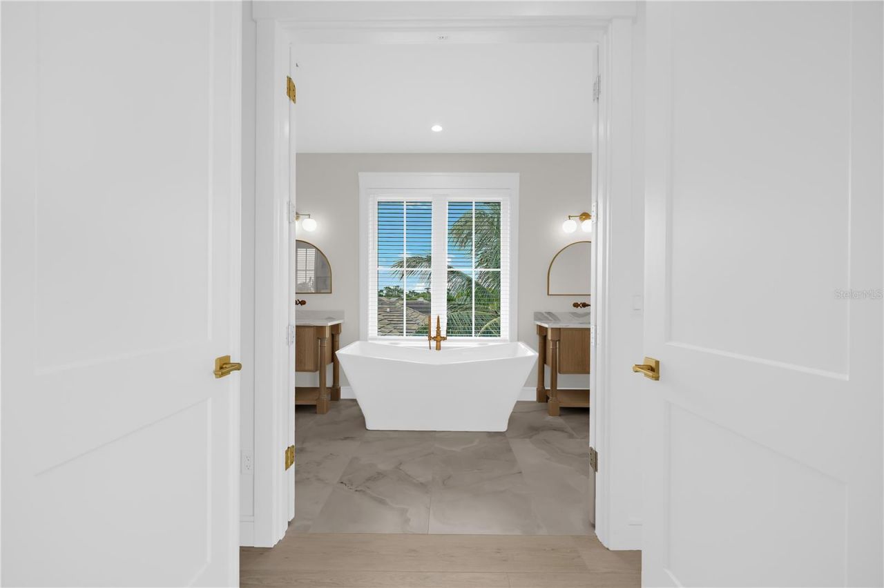 551 S Washington Drive, Sarasota, FL 34236 Photo