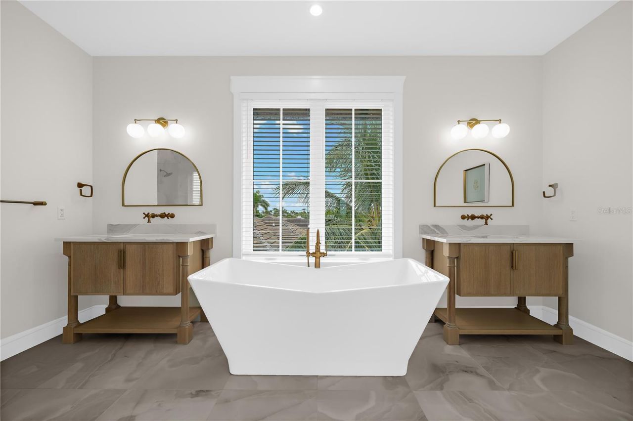 551 S Washington Drive, Sarasota, FL 34236 Photo