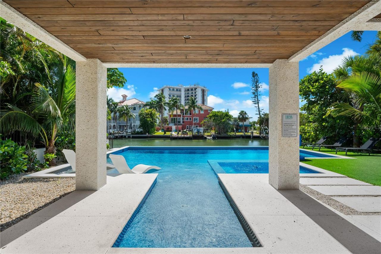 551 S Washington Drive, Sarasota, FL 34236 Photo