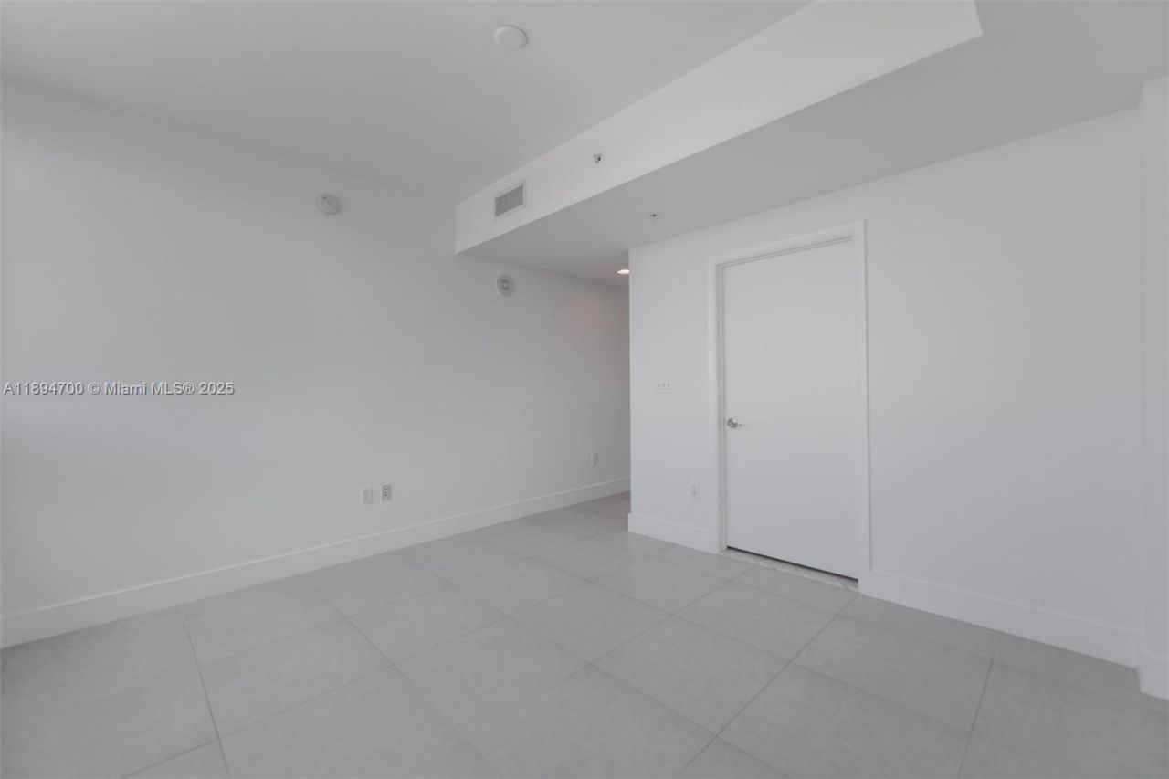 253 NE 2nd St, Unit 3902, Miami, FL 33132 Photo