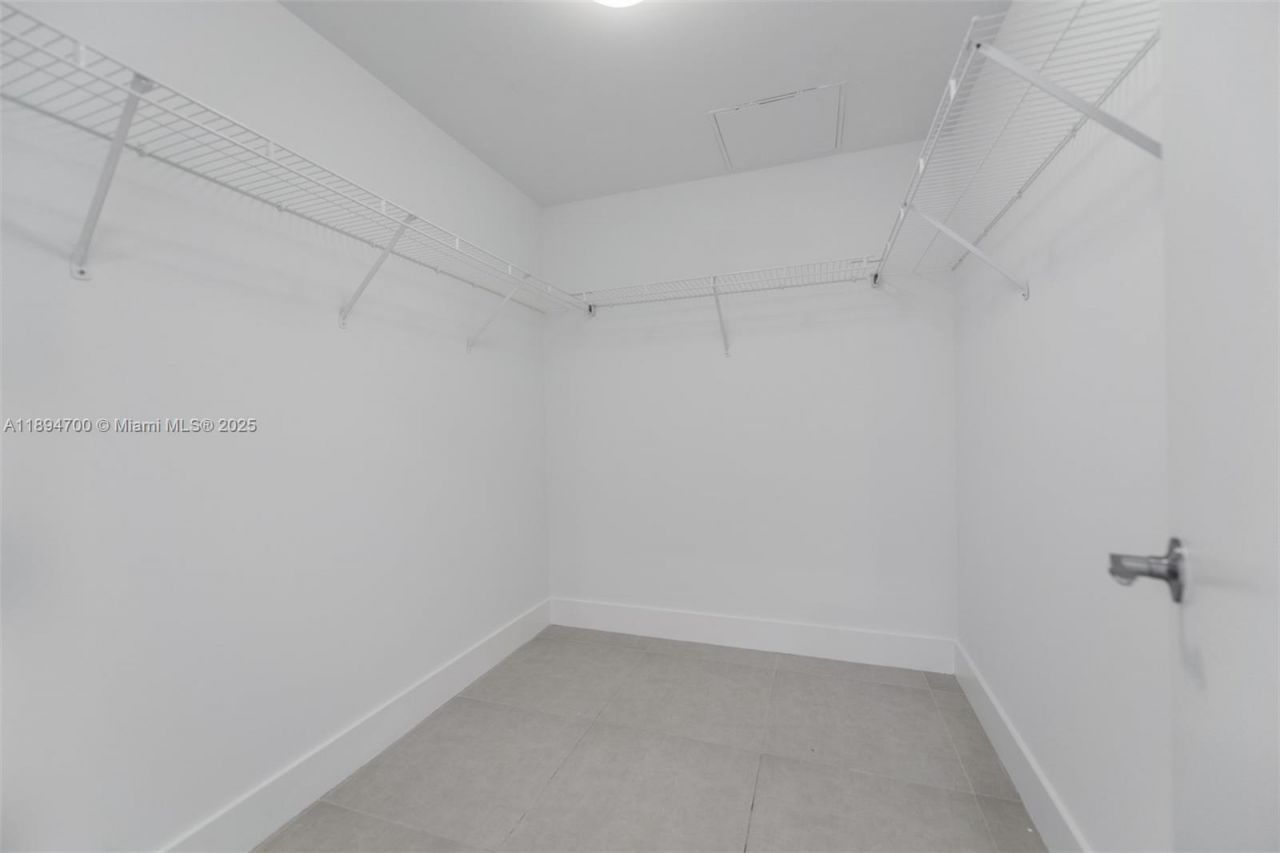 253 NE 2nd St, Unit 3902, Miami, FL 33132 Photo