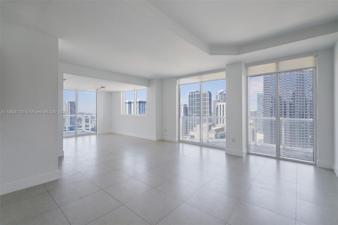 253 NE 2nd St, Unit 3902, Miami, FL 33132 Photo