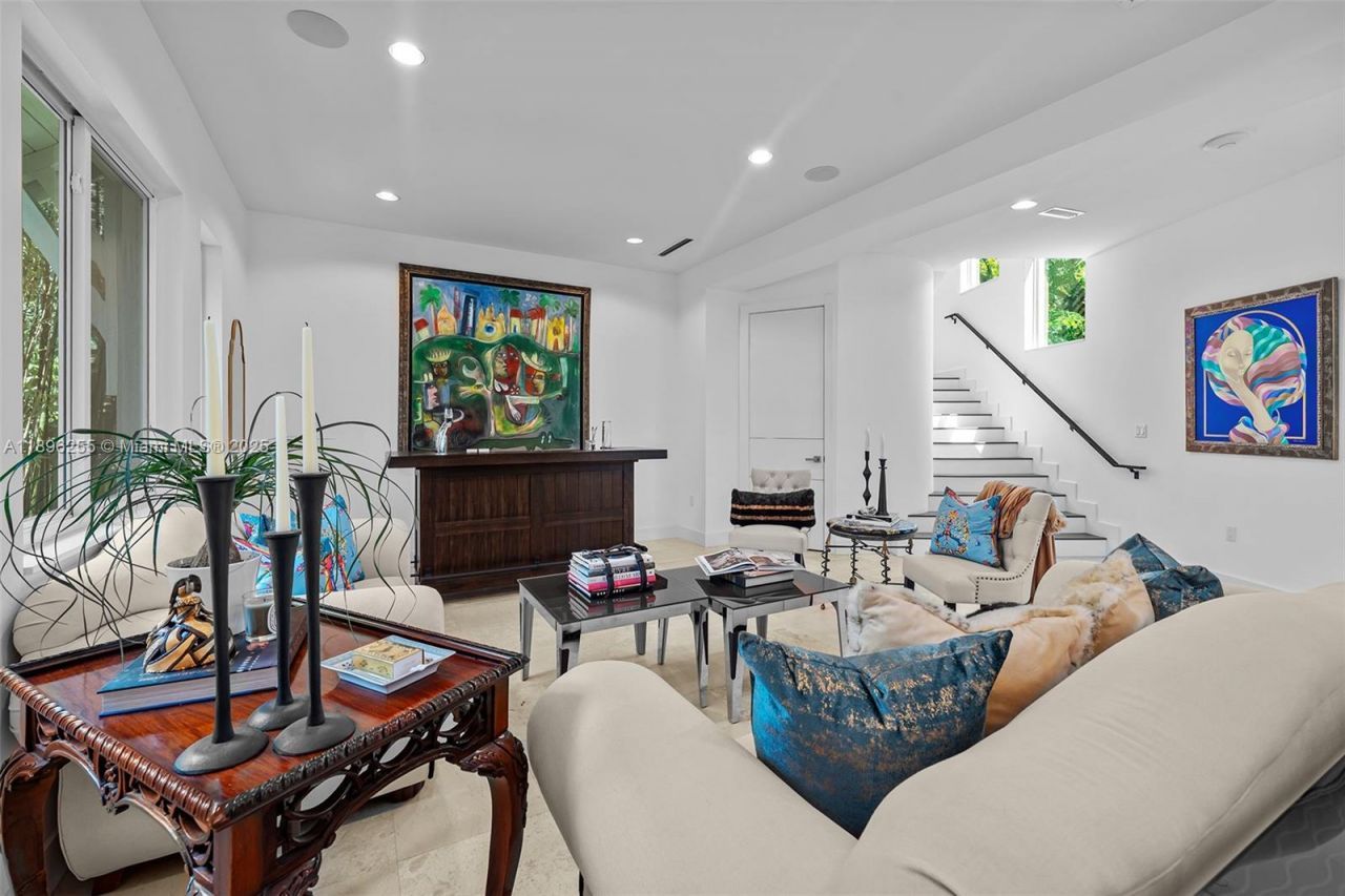 8923 SW 67 Ave, Pinecrest, FL 33156 Photo