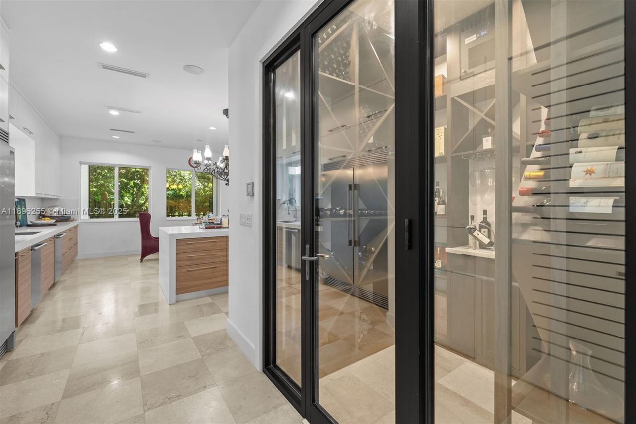 8923 SW 67 Ave, Pinecrest, FL 33156 Photo