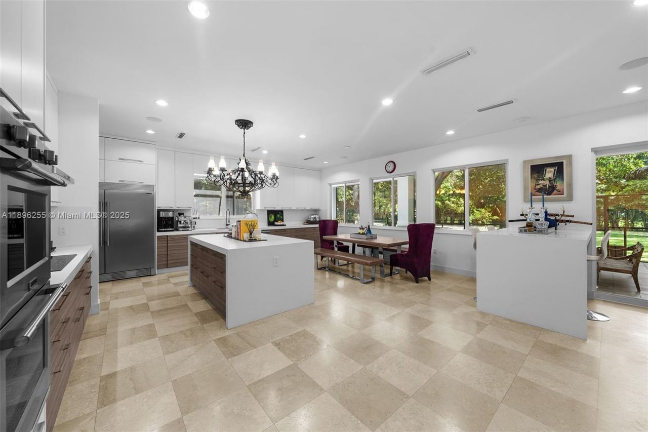 8923 SW 67 Ave, Pinecrest, FL 33156 Photo