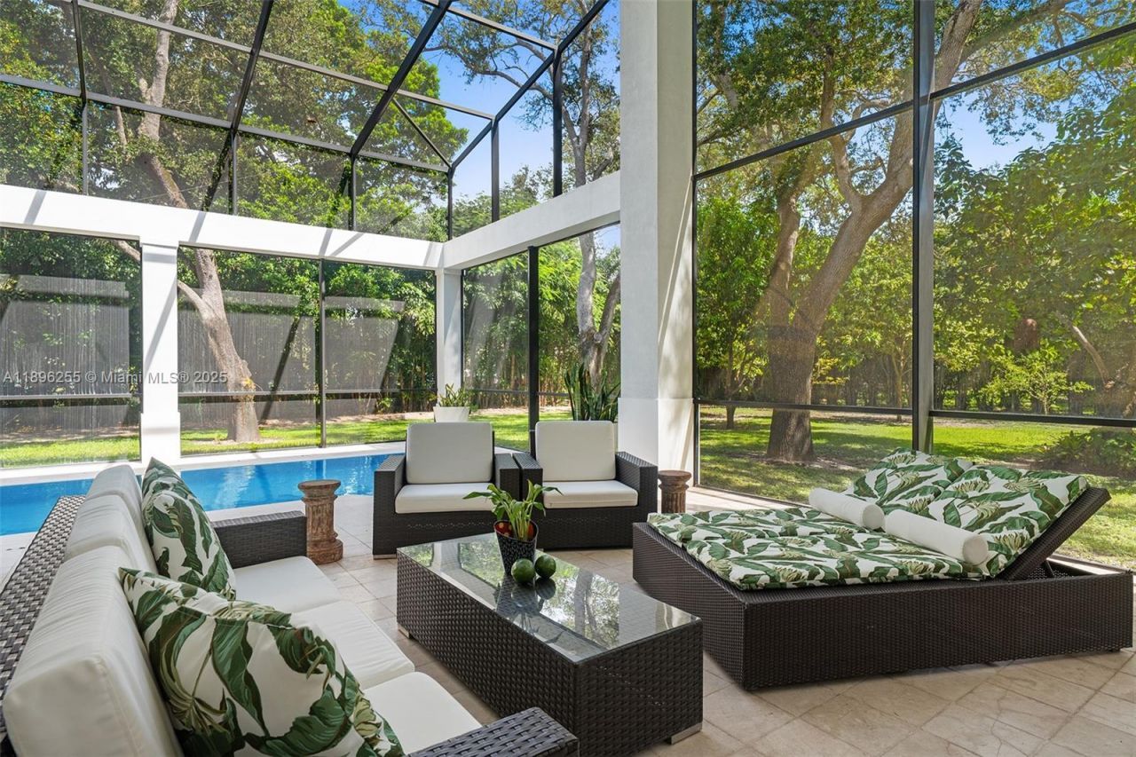 8923 SW 67 Ave, Pinecrest, FL 33156 Photo