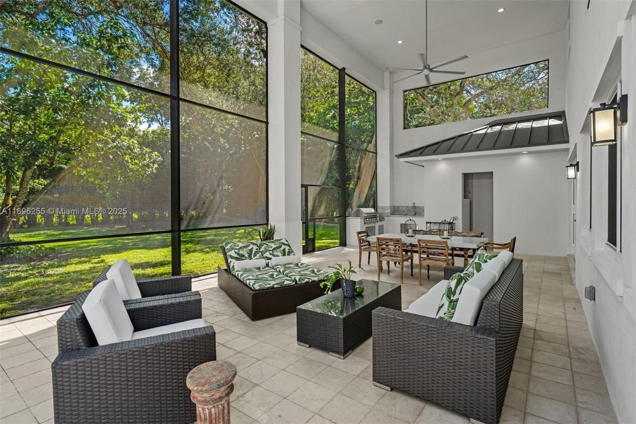 8923 SW 67 Ave, Pinecrest, FL 33156 Photo