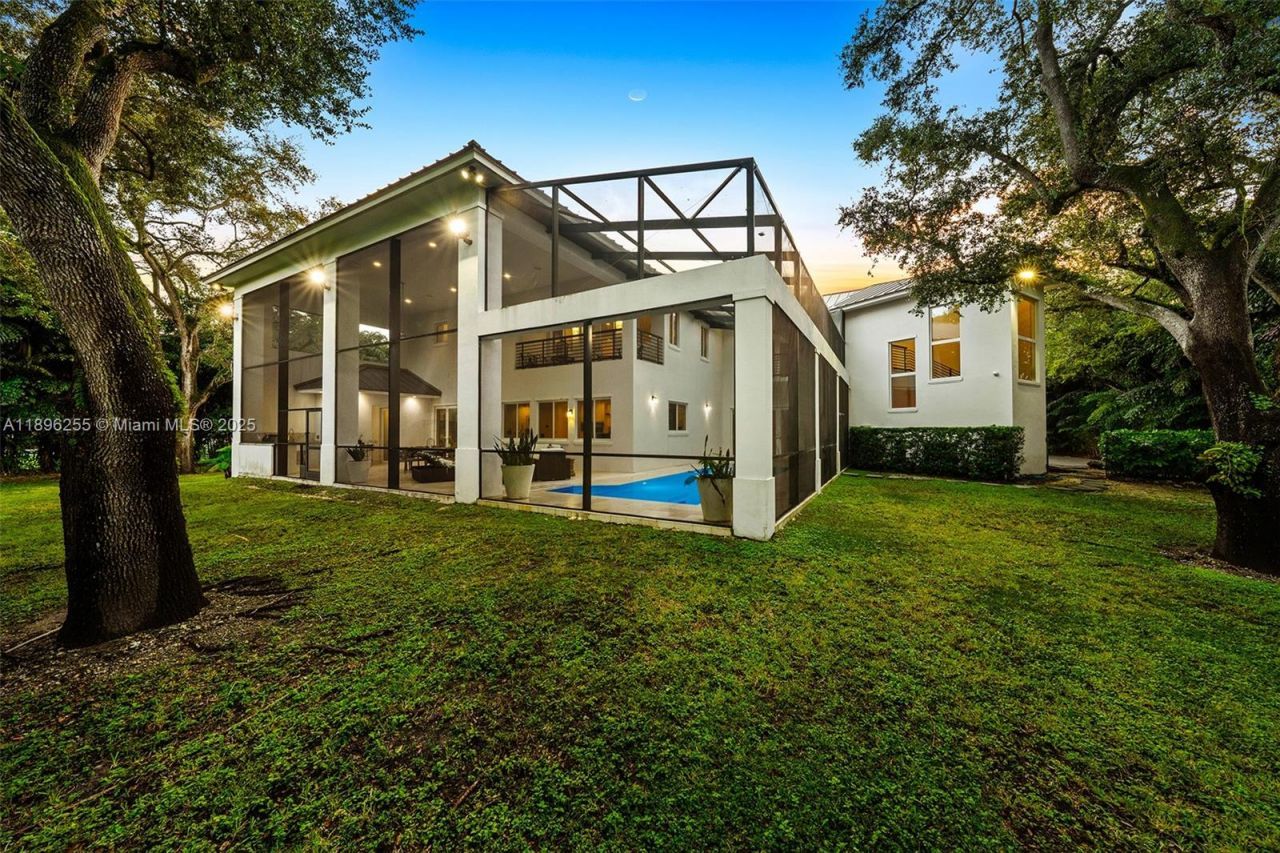 8923 SW 67 Ave, Pinecrest, FL 33156 Photo