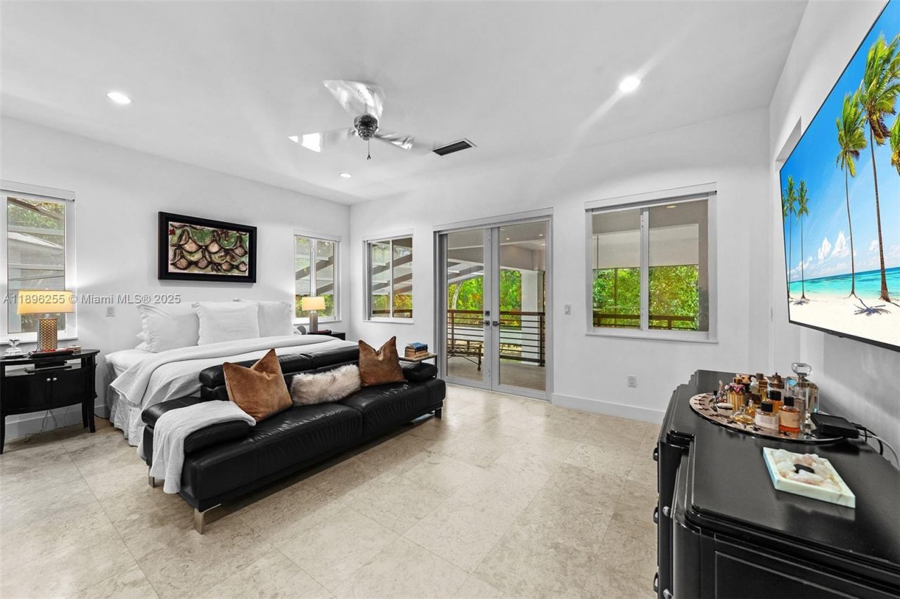 8923 SW 67 Ave, Pinecrest, FL 33156 Photo